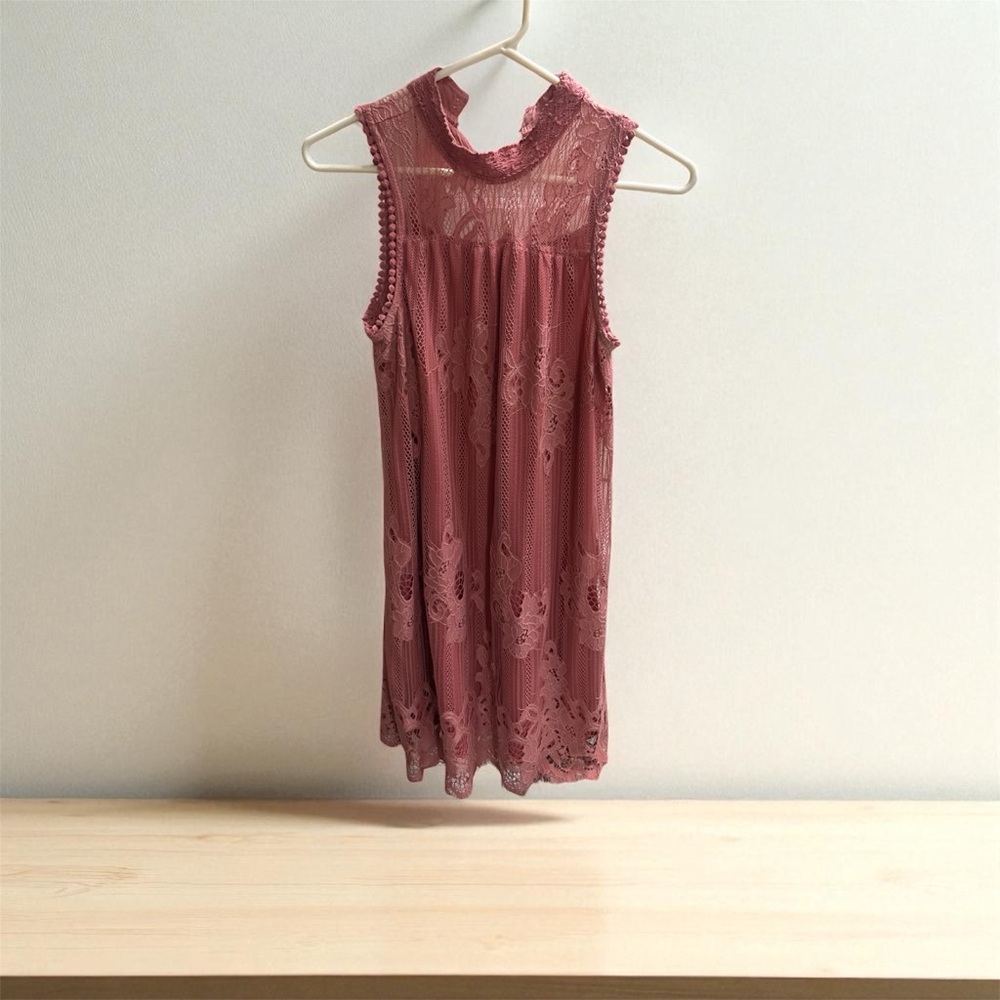 Sleeveless Lace Dress
